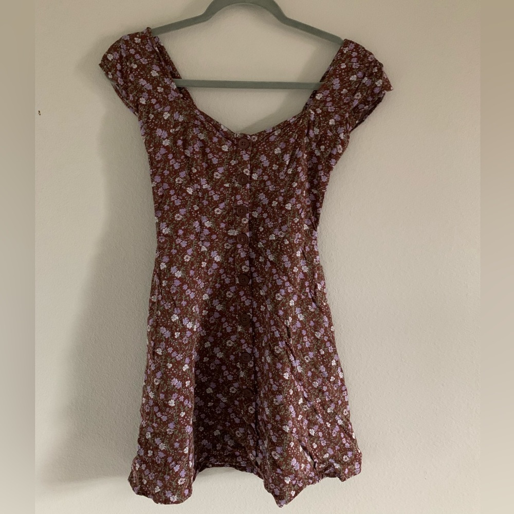 I’ve only used it once it was a really cute dress on me. in good condition